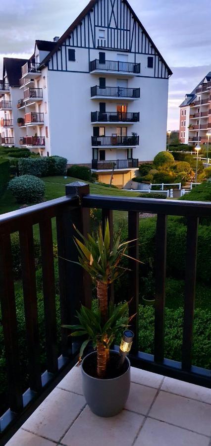 Residence Front De Mer Cabourg - Acces Direct Plage Exterior photo